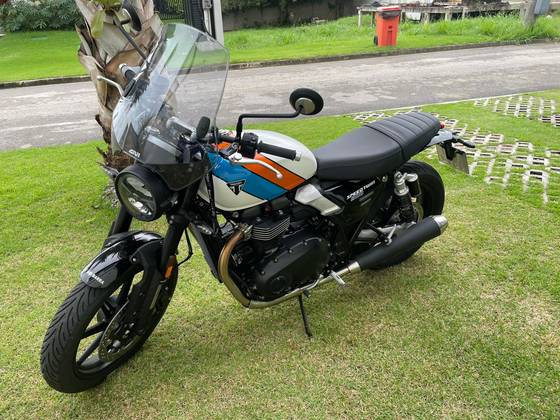 TRIUMPH SPEED TWIN 
